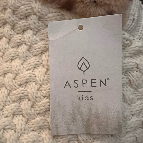 NWT Aspen Kids Sweater Cape w/ Side Buttons and Leopard Faux Fur Trim Size 3T - Picture 4 of 10